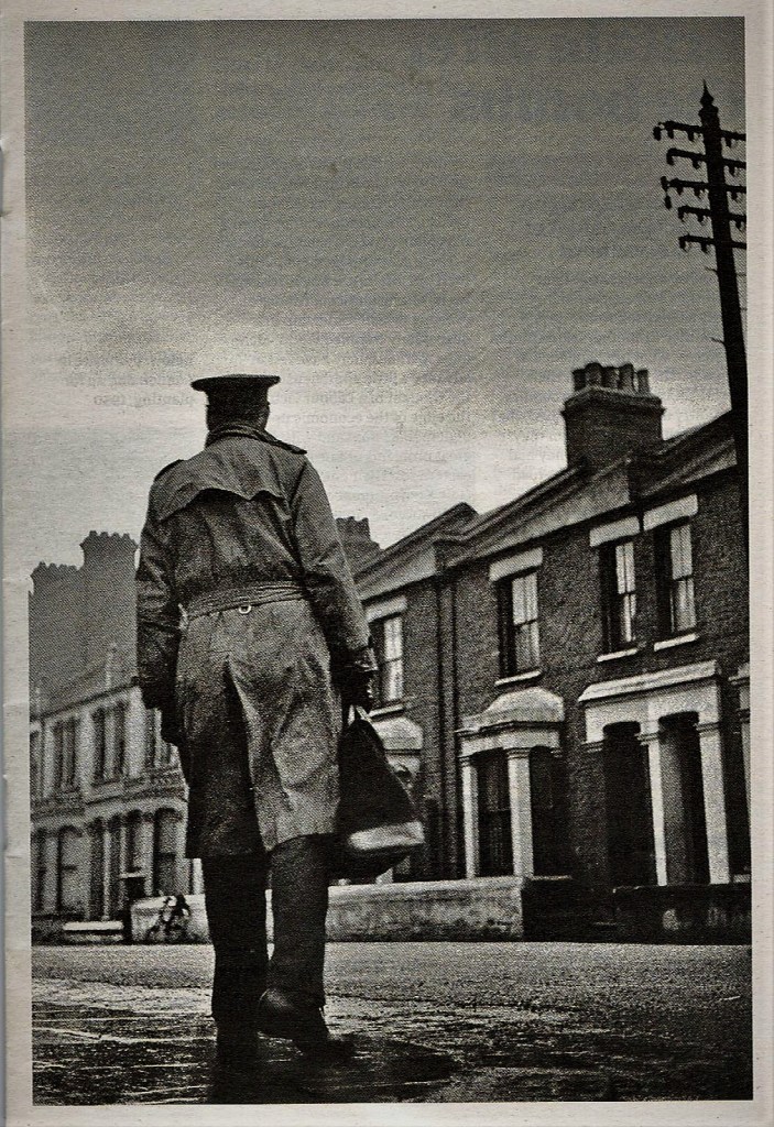 This image has an empty alt attribute; its file name is 002-4.jpg