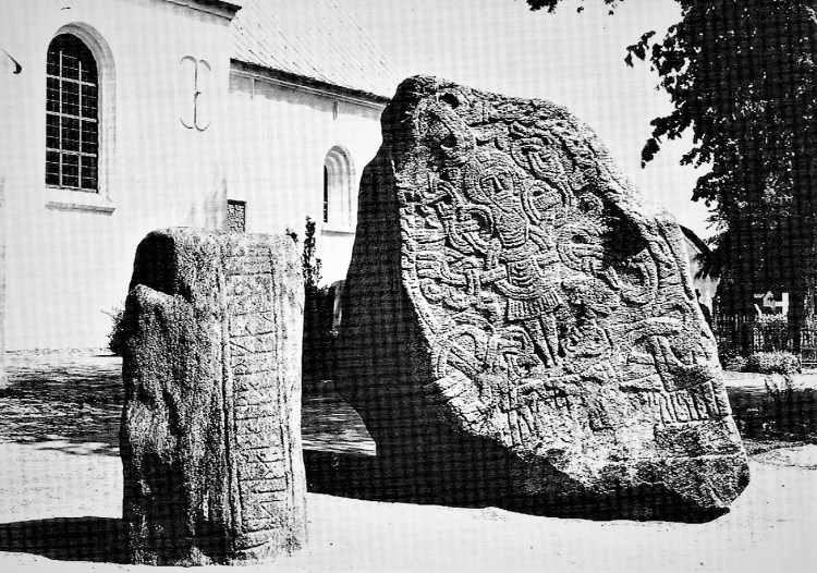 This image has an empty alt attribute; its file name is 010-1.jpg