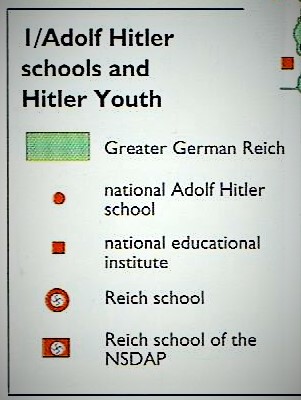 This image has an empty alt attribute; its file name is 017-1.jpg