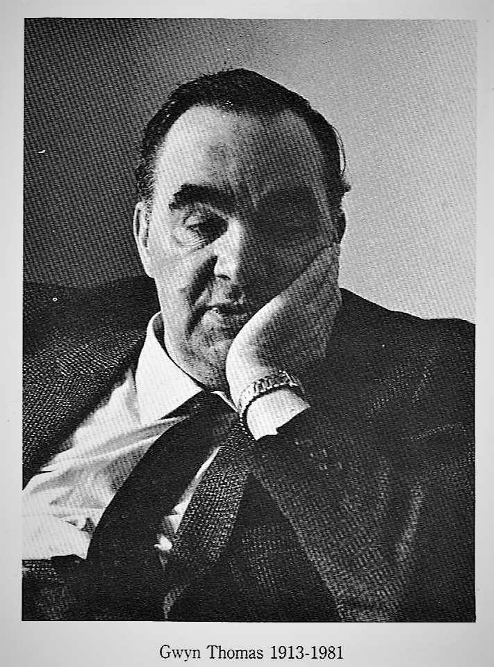 This image has an empty alt attribute; its file name is 001-1.jpg